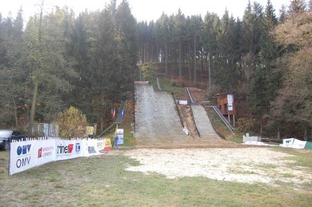Skokansk arel Machov